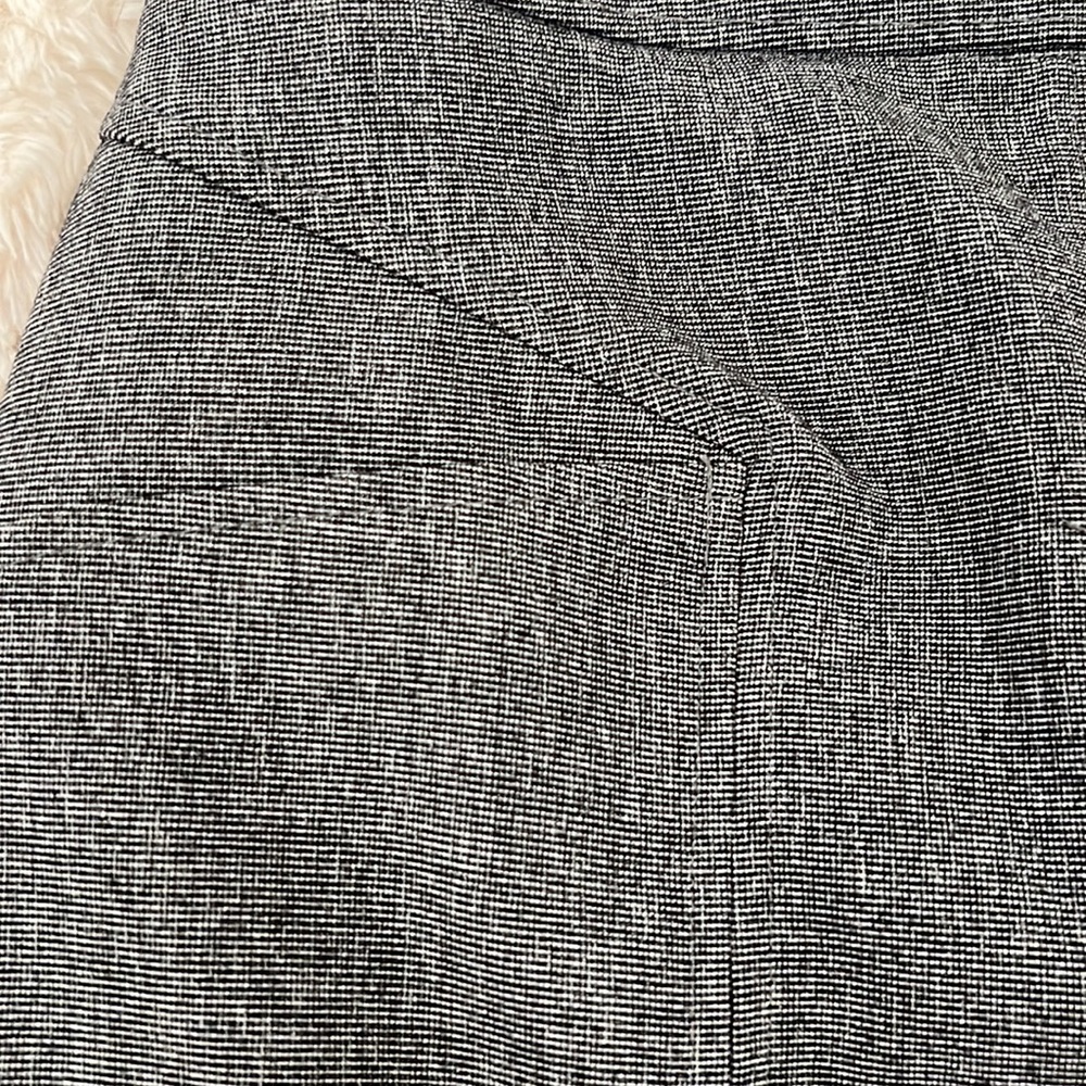 Worthington grey pencil skirt. Size 8 - Picture 3 of 3